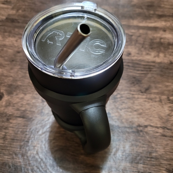 RTIC 24oz. Tumbler w/ Metal Straw and Removable Handle - Picture 7 of 7